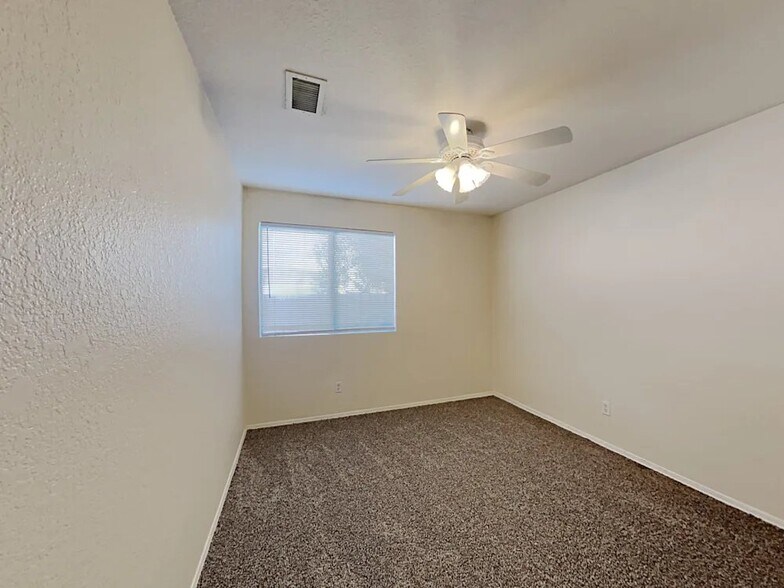 Building Photo - 14327 W Lamoille Dr