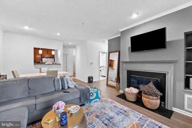 Building Photo - 1708 Lake Shore Crest Dr