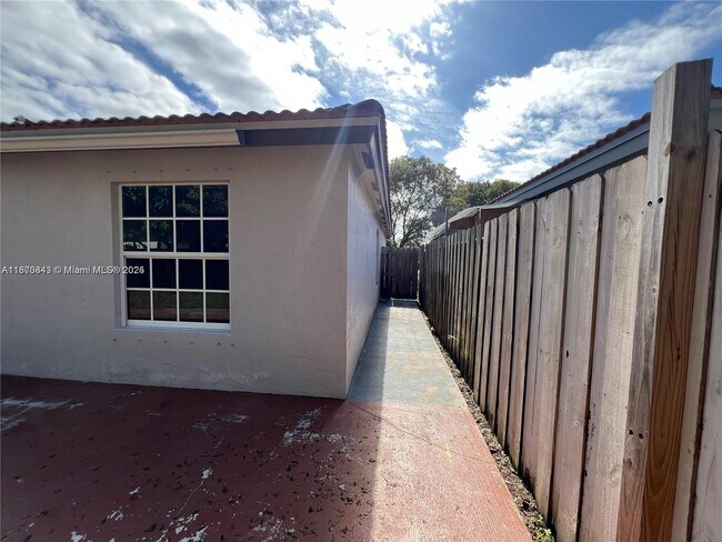 Building Photo - 13859 SW 257th Terrace