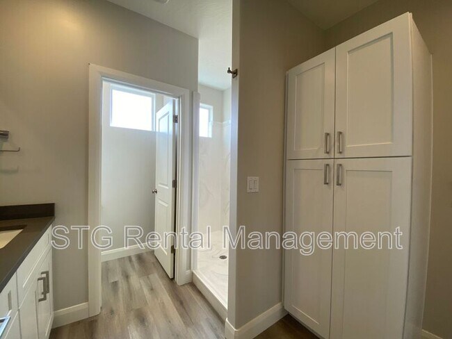 Building Photo - 4381 W 1200 S