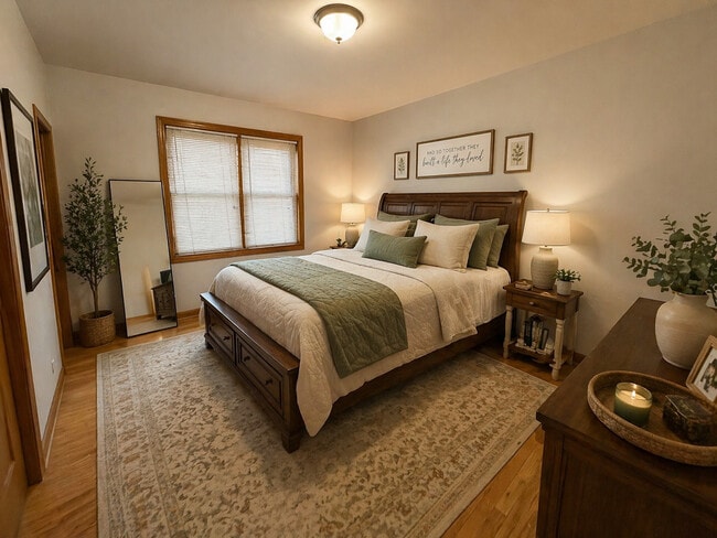 Building Photo - 1463 N Leavitt St