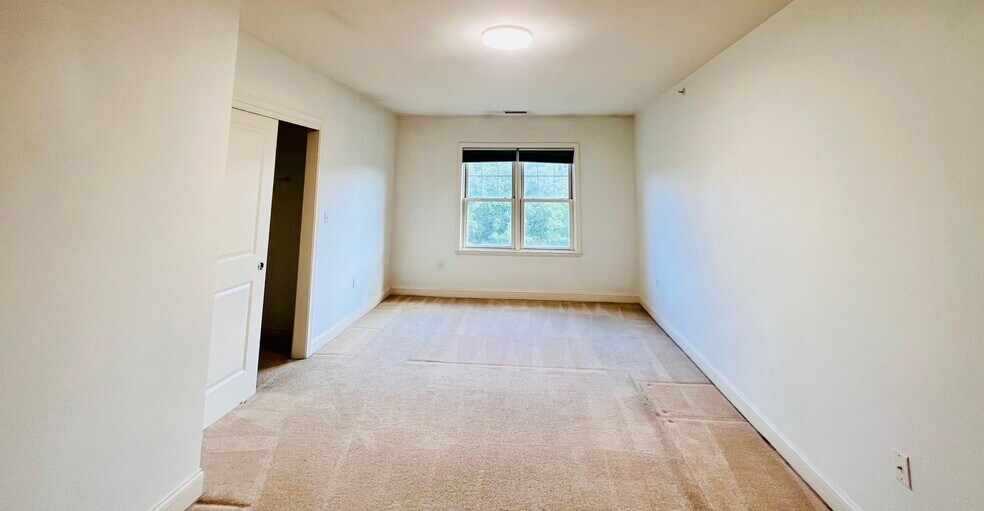 Master Bedroom - 391 Pleasant St