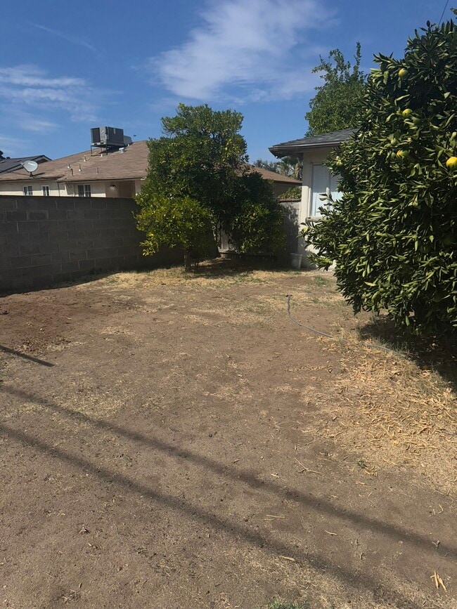 Building Photo - 3874 Arden Dr S