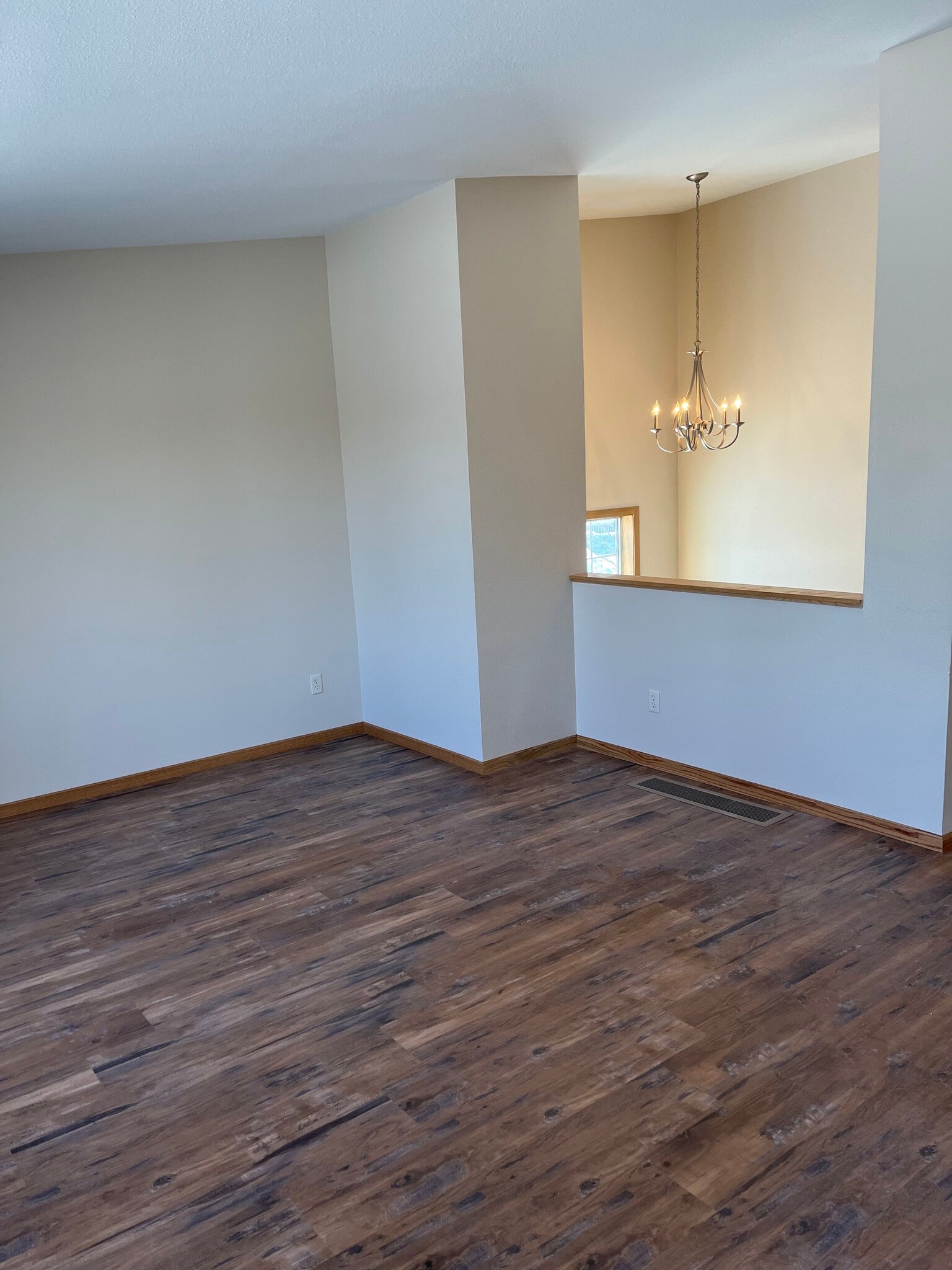 Building Photo - 540 6th Ave NE