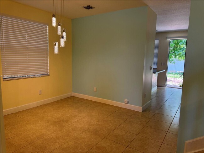 Building Photo - 4849 NW 57th Ct