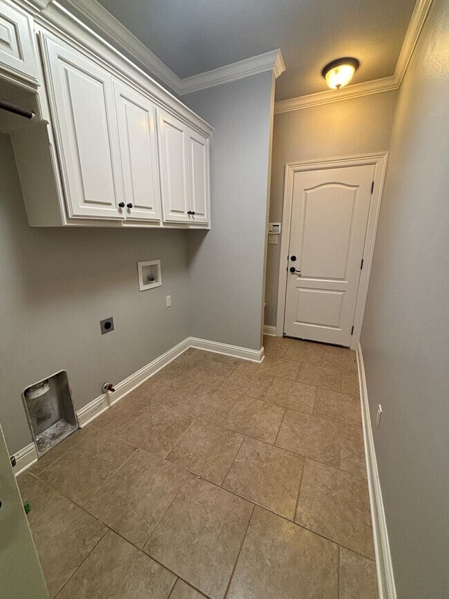 Building Photo - NORRIS FERRY CROSSING*ELLERBE ROAD*4/2