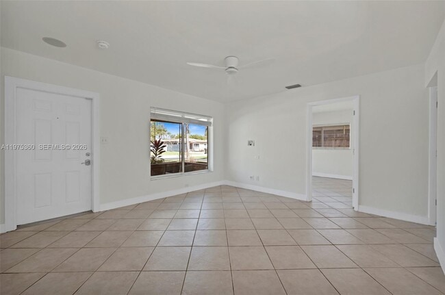 Building Photo - 380 NW 47th Ct