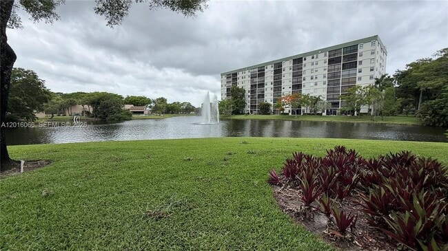 Building Photo - 2236 N Cypress Bend Dr
