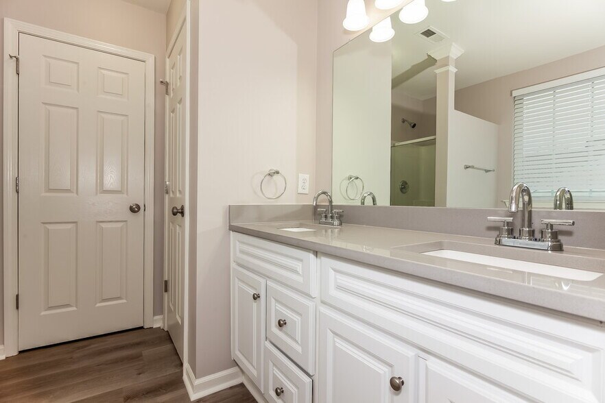 Building Photo - 7350 Balancing Rock Ct