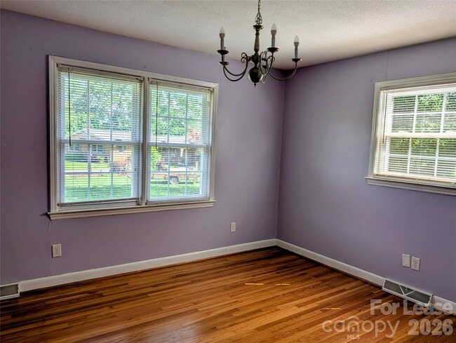 Building Photo - 105 Ridgewood Ln