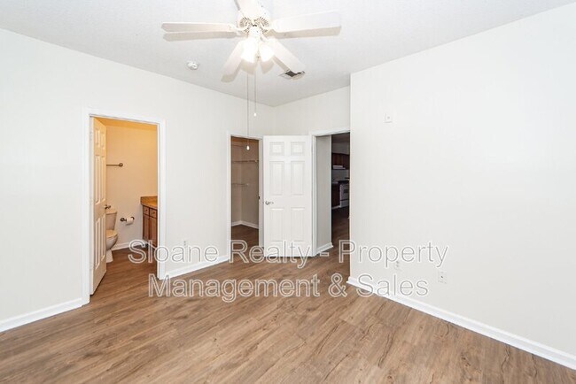 Building Photo - 45 Sycamore Ave