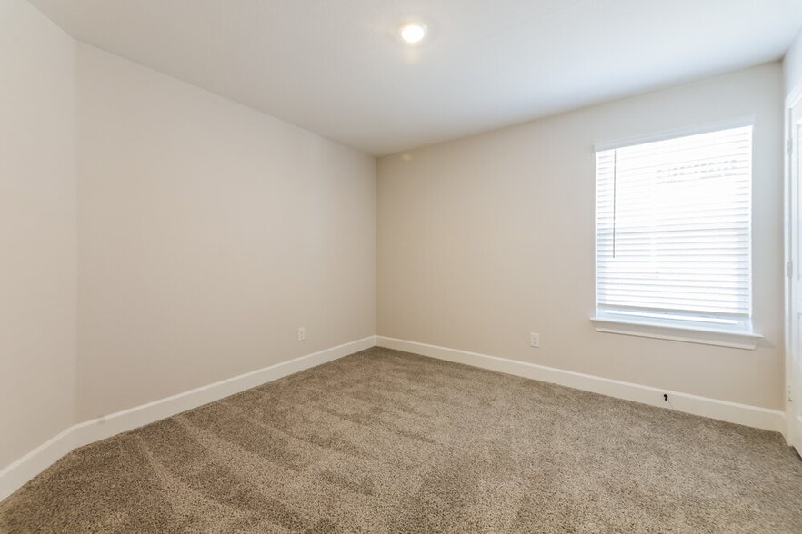 Building Photo - 809 Princeton Hts Blvd