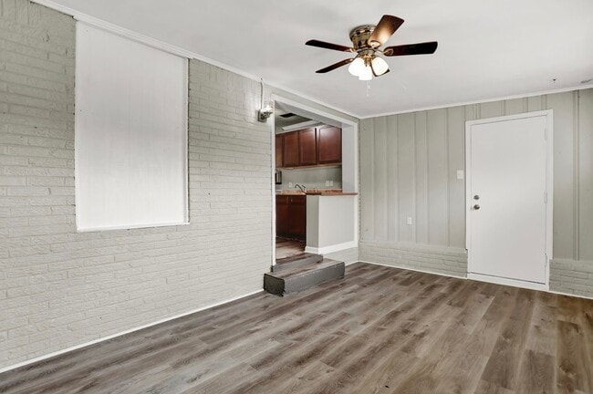 Building Photo - 1080 Larry Ln