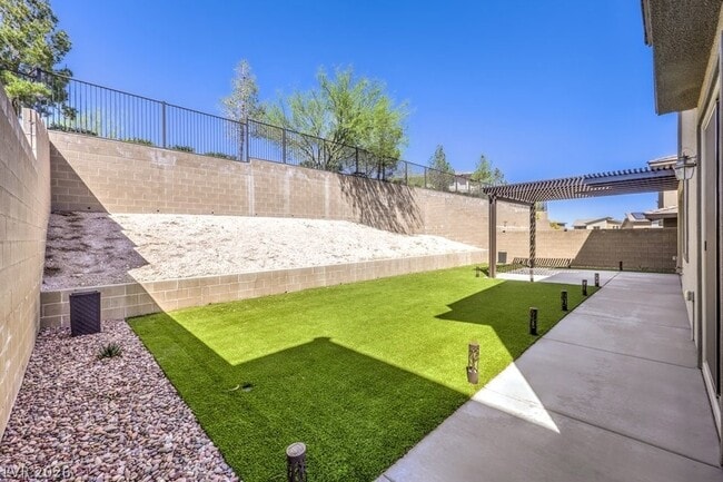 Building Photo - 12392 Aster Hills Ave