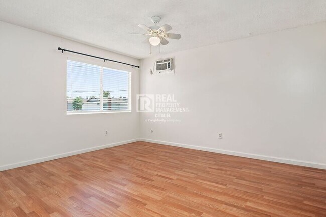 Building Photo - 3009 Canyon Crest Dr