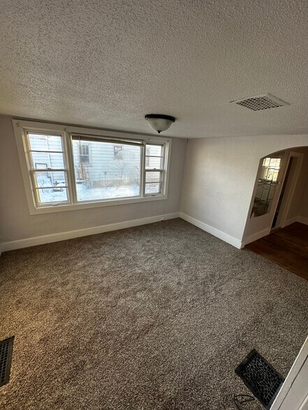 Building Photo - 305 S Western Ave