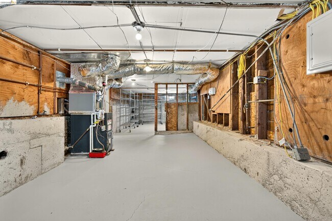 Building Photo - 846 Mandana Blvd