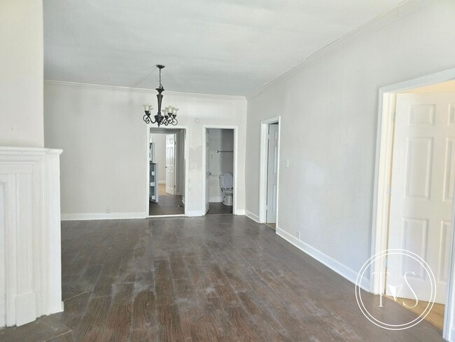 Building Photo - RATE DROP ALERT (was $1900/month)!