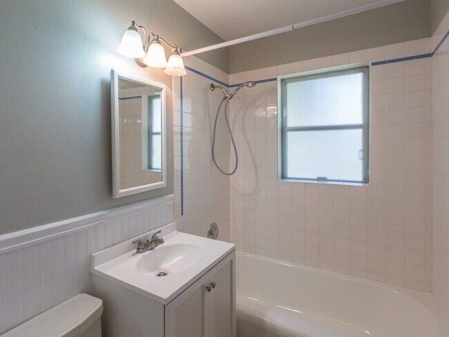 Building Photo - 4821 N Greenwood Blvd