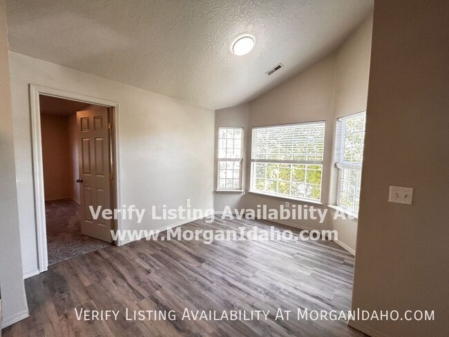 Building Photo - 217 N Avenger Ln