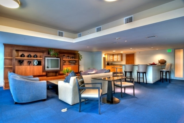Building Photo - 13700 Marina Pointe Dr