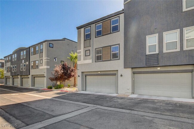 Building Photo - 9050 W Tropicana Ave