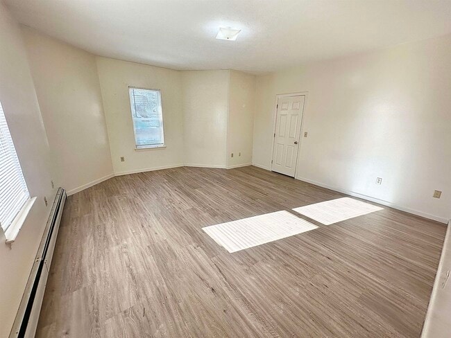 Building Photo - 96 Palm St