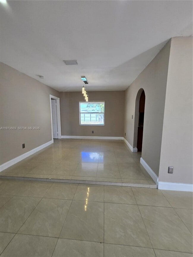 Building Photo - 10805 SW 165th Terrace