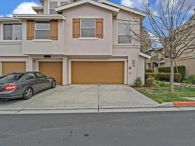 Building Photo - 1075 Esparanza Way