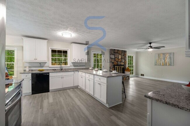 Building Photo - 2694 Hickory Valley Dr
