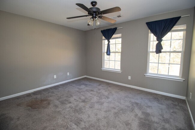 Building Photo - 101 Saskatoon Dr