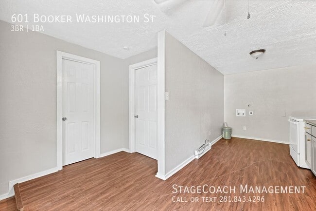 Building Photo - 601 Booker T Washington St