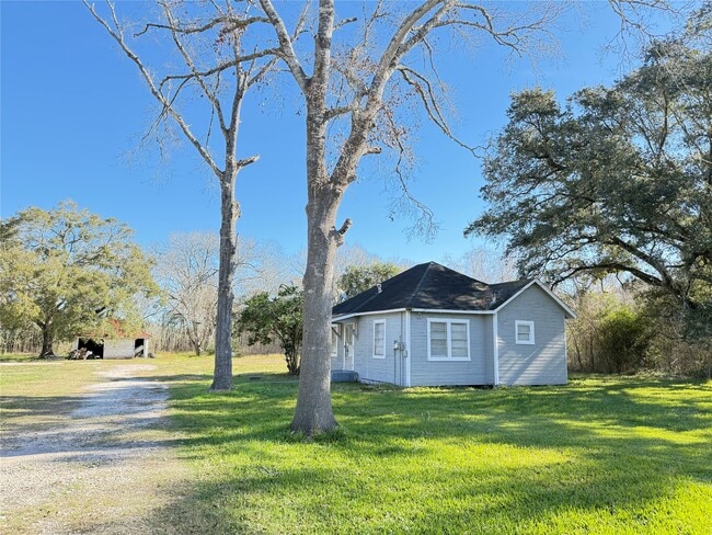 Building Photo - 17119 I-35