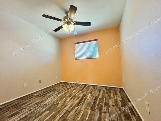 Building Photo - ***MOVE IN SPECIAL: REMODELED 4 BEDROOM HO...