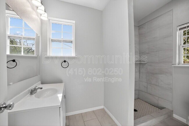 Building Photo - 3916 2nd St