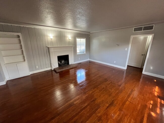 Building Photo - 1308 N Delno Ave