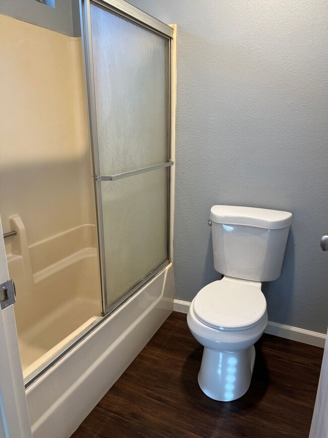 Building Photo - 3 bedroom home in Shasta Lake City
