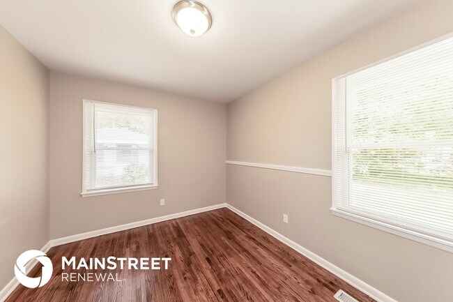 Building Photo - 105 16th Terrace NE