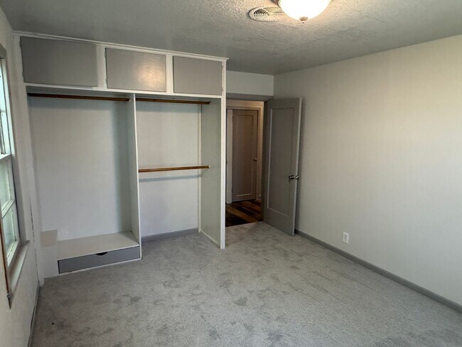 Building Photo - 410 Quincy St
