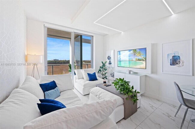 Building Photo - 2000 Metropica Wy