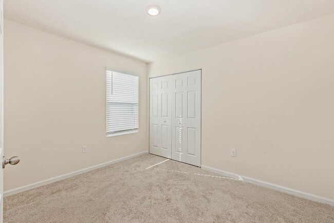 Building Photo - Silver Leaf townhouse w/ Office!
