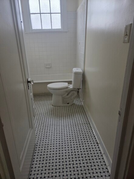 Building Photo - 8128 Pritchard Pl