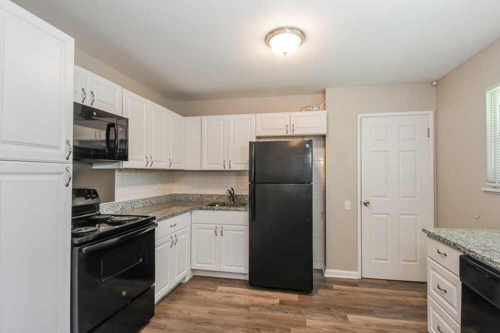 Building Photo - 2325 Flamingo Dr