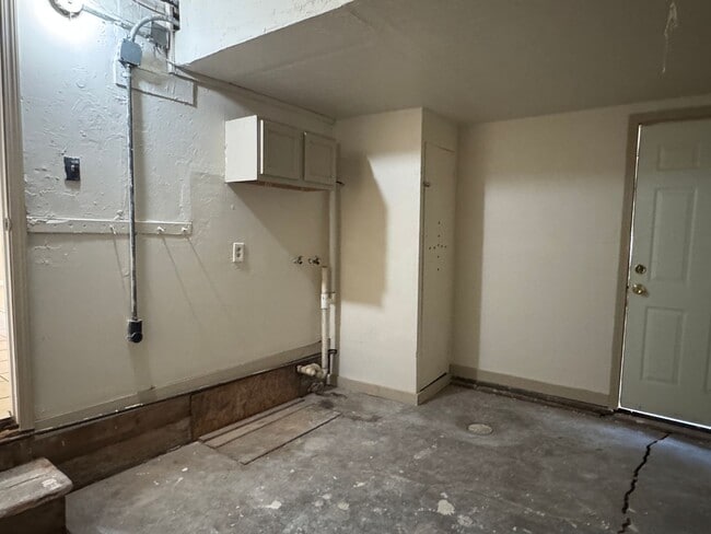 Building Photo - 734 NW 31st St