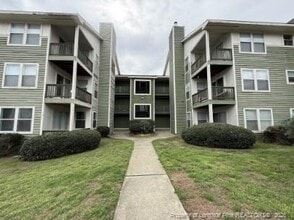 Building Photo - 979 Stewarts Creek Dr
