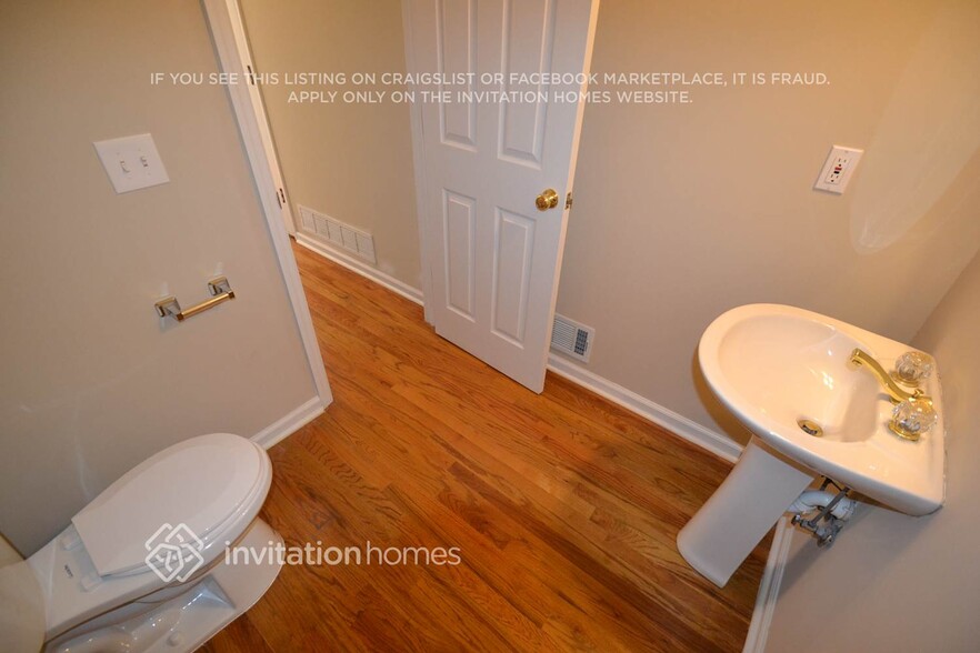 Building Photo - 2752 Wyndcliff Way