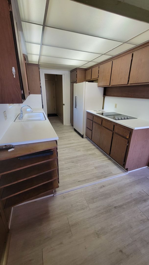 Building Photo - 4 Bedroom Mountain Home Close to Town!