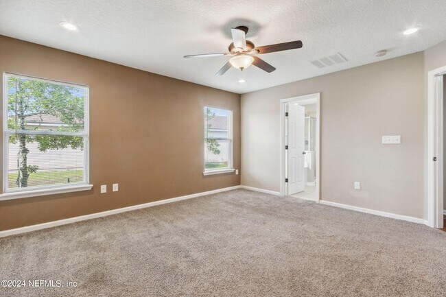 Building Photo - 4619 Pine Lake Dr