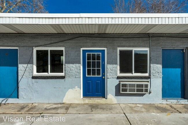 Building Photo - 565 S Main St