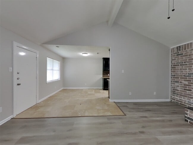 Building Photo - 2047 Lexington Woods Dr